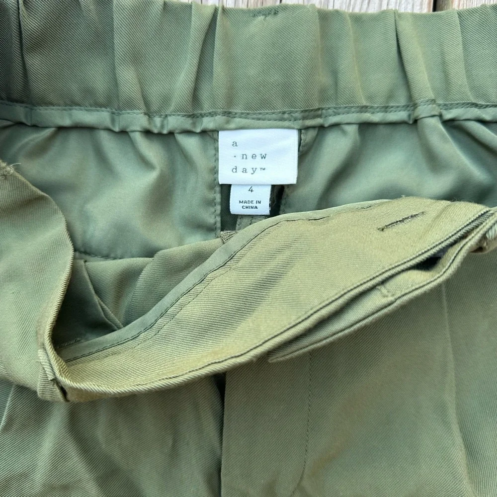 A new day army green cargo style pants with pockets - Picture 7 of 7